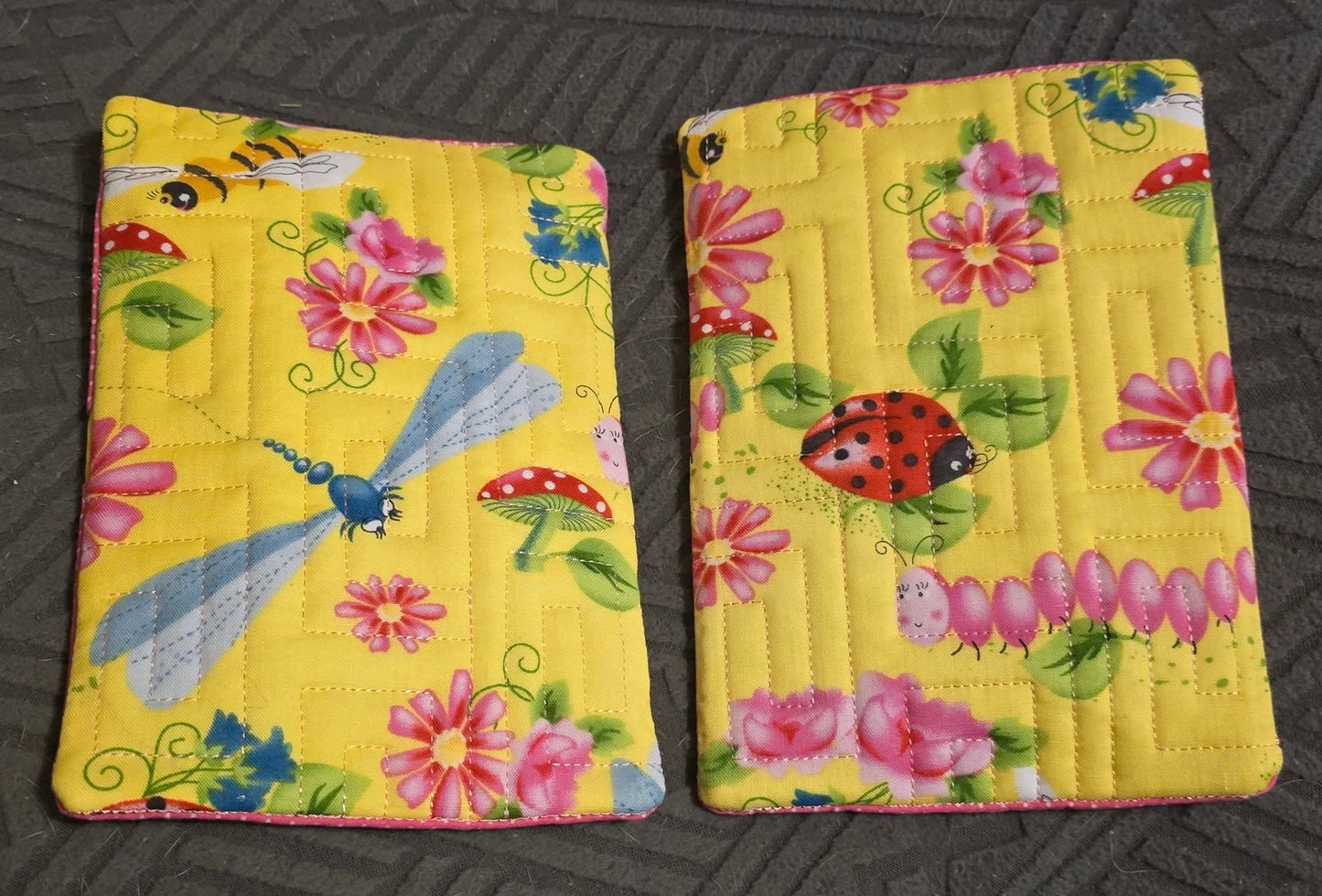 Geeko Greek Key Stipple ITH Rectangle Oven Mitt