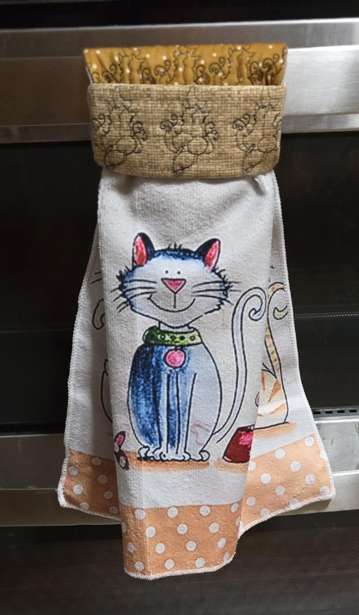 Cats Moon Stipple ITH Topsy turvy towel topper