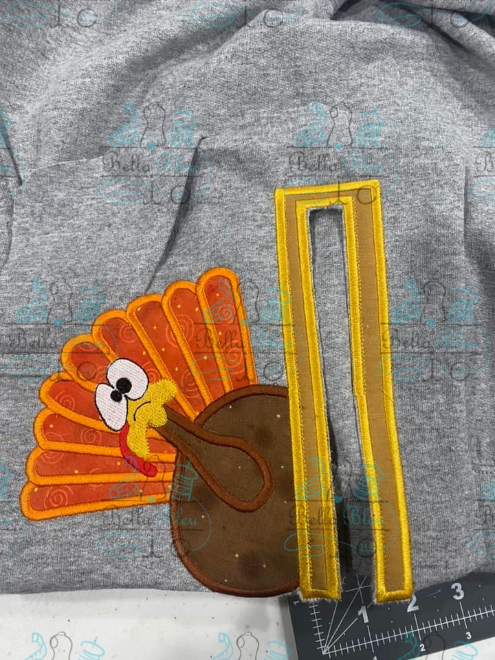 Peeking Turkey Side Design Applique 4 sizes