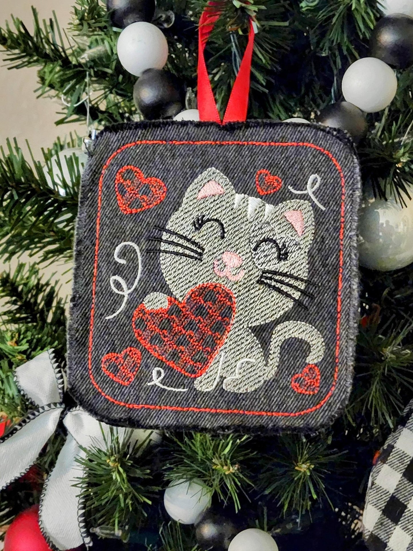 Valentine's Day Sketchy Motif Kitty Cat with heart