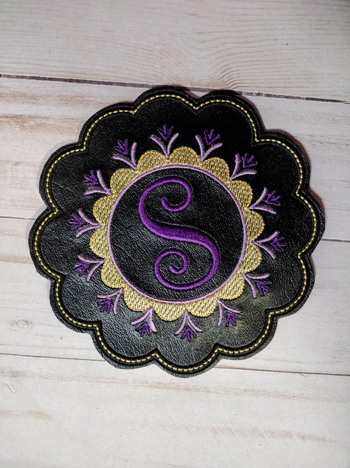 Retro Monogram Frame