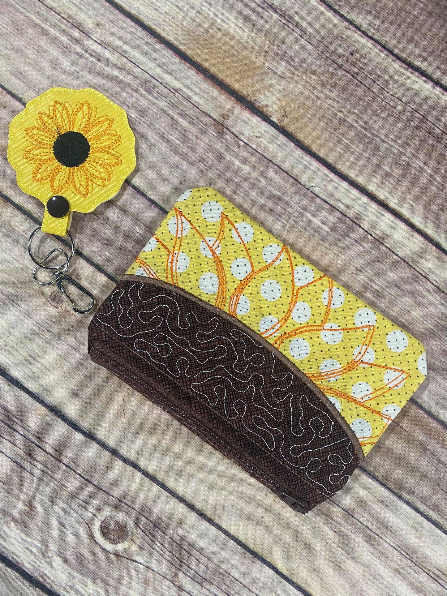 ITH Sunflower Floral Key Fob and Charm set