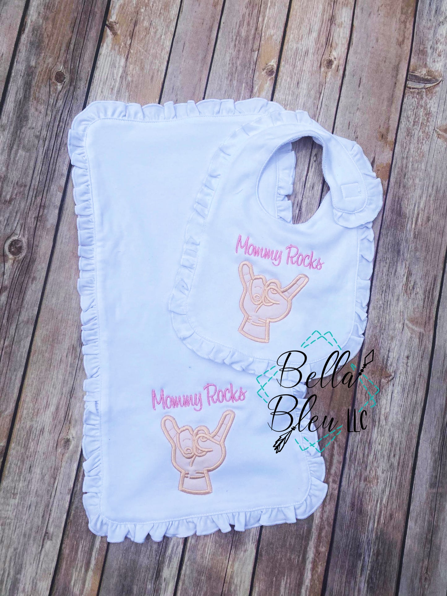 Mommy Rocks Applique