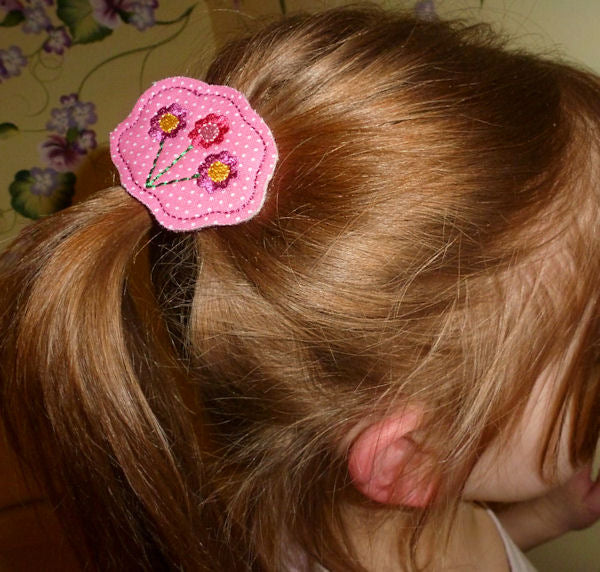 Spring Flowers Feltie Clippie and Bow Center ITH
