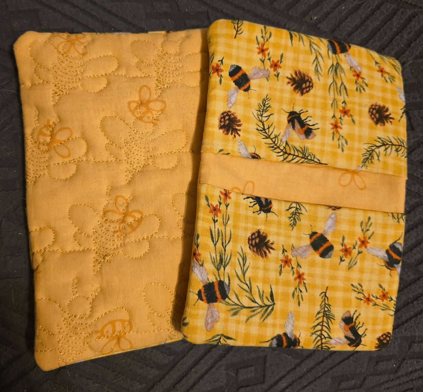 Bee ITH Rectangle Oven Mitt