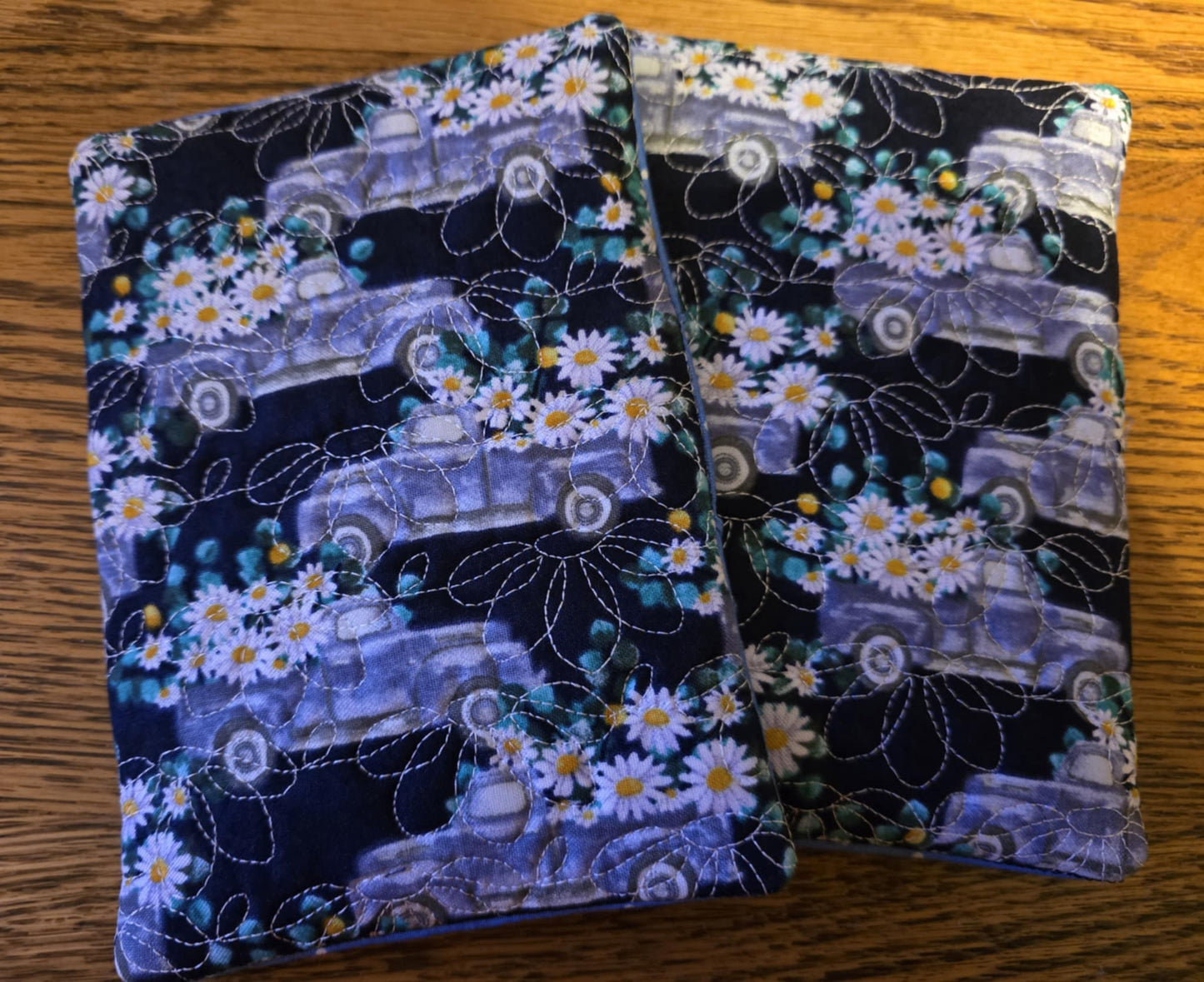 Daisy Flower Stipple ITH Rectangle Oven Mitt