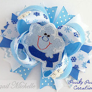 Snowflake Clippie and Bow Center ITH
