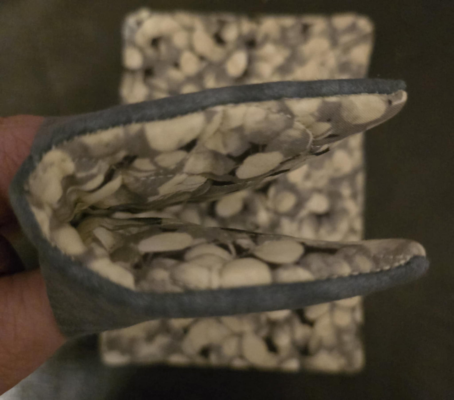 Scallop Stipple ITH Rectangle Oven Mite