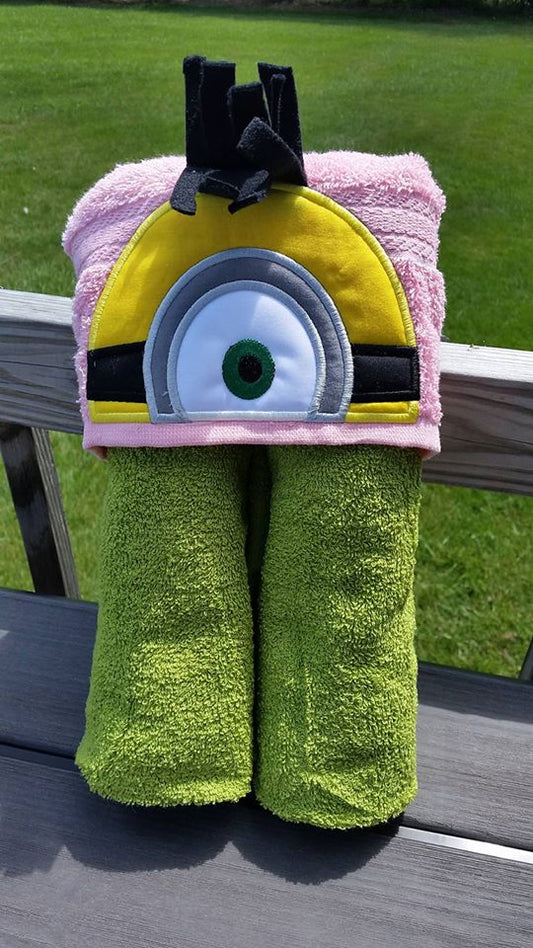 Inspired Minion Towel Top Peeker