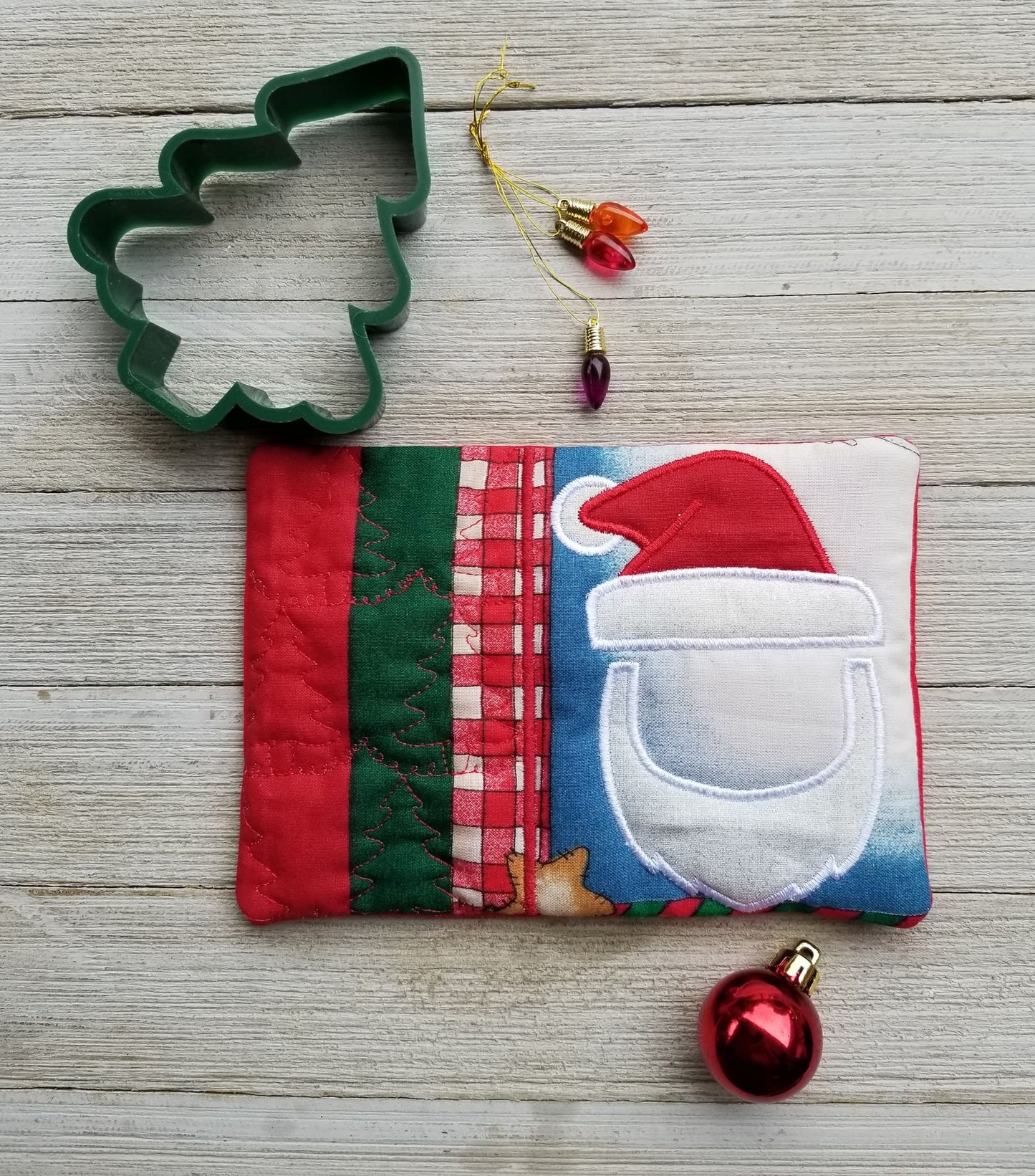 Christmas Santa ITH Mug Rug
