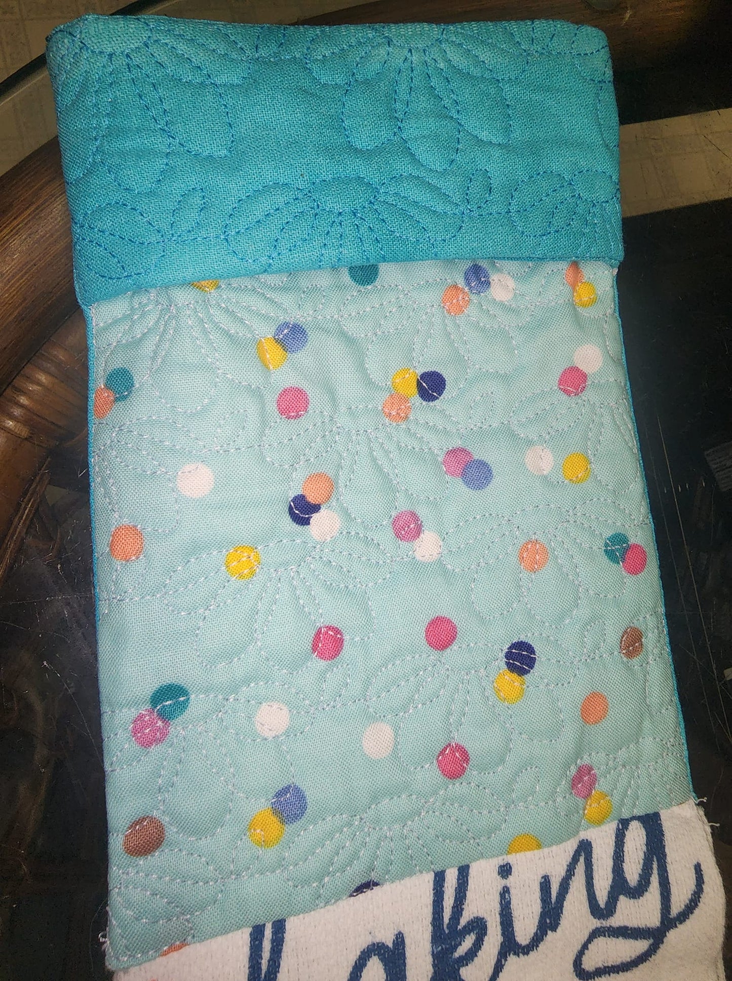 ITH Daisy Stipple Towel Handle Topper