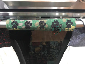 ITH In The Hoop Paw Print Motif Kitchen Stove Handle Cover Machine Embroidery Design 6x10