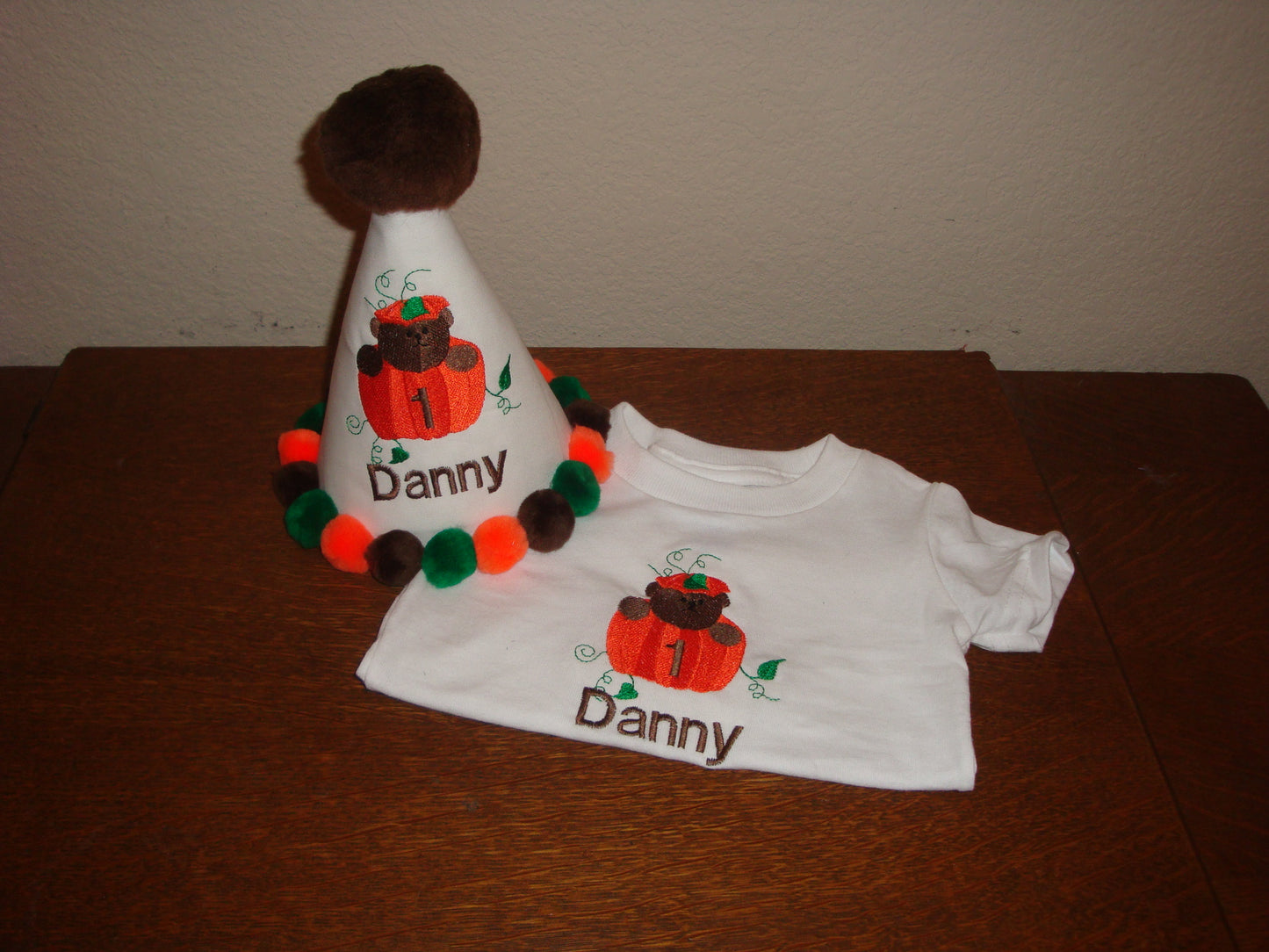 Fall Pumpkin Bubbin Bear  Machine Embroidery